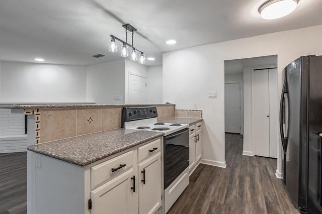 Building Photo - 538 Hawthorne Dr