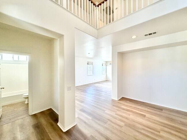 Building Photo - Spacious 3 Bedroom Home with Loft, Large Backyard & 2 Car Garage