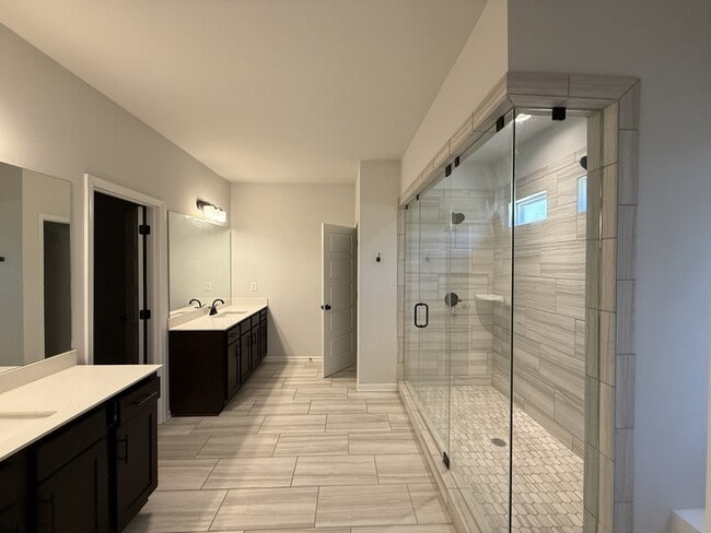 Building Photo - 1923 Westfall Lndg