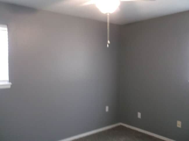 Building Photo - Nice 3 bed, 1.5 baths, 2 car garage