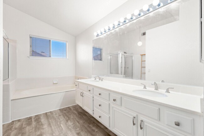 Building Photo - 45322 Pickford Ave