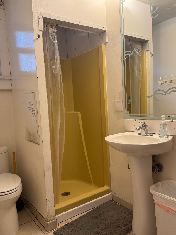 Building Photo - 533 Elizabeth St