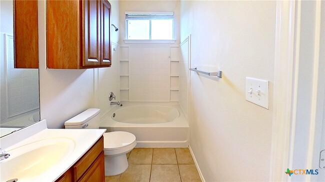 Building Photo - 308 Rinehardt St