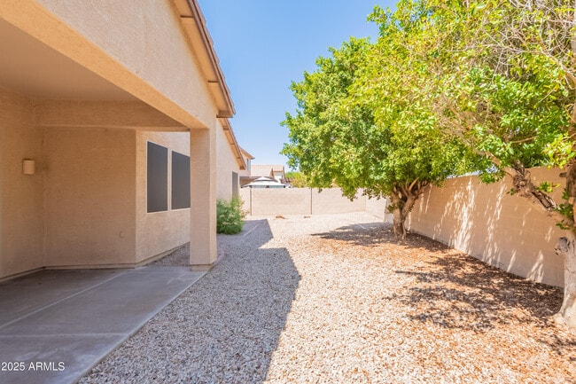 Building Photo - 541 N Scott Dr