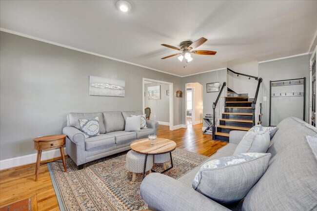 Building Photo - Fully furnished with all essentials