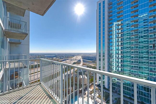 Building Photo - 5925 Almeda Rd