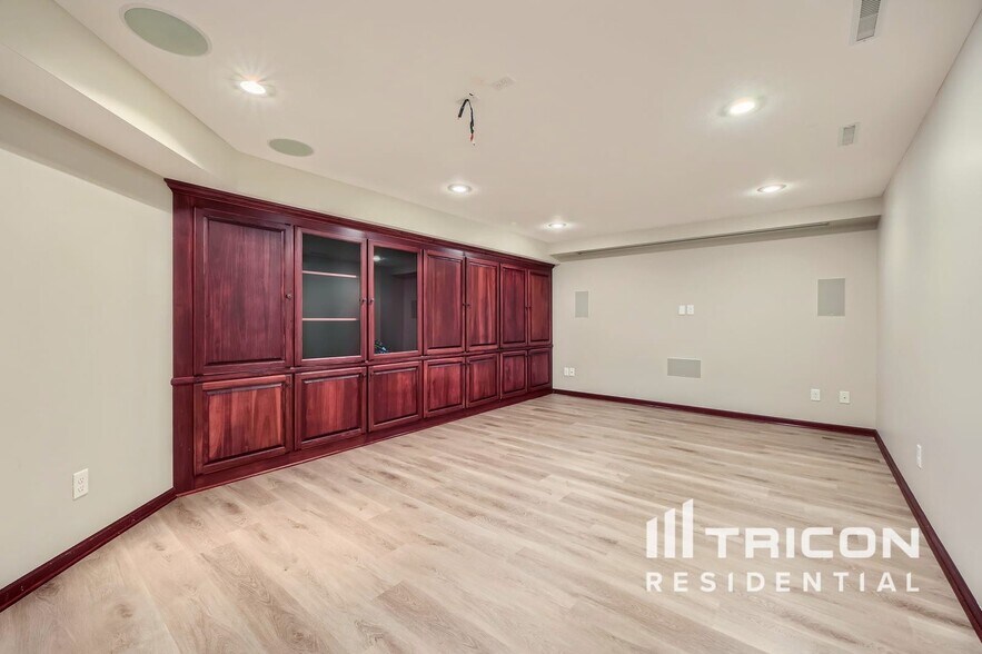 Building Photo - 12320 43rd Ave N