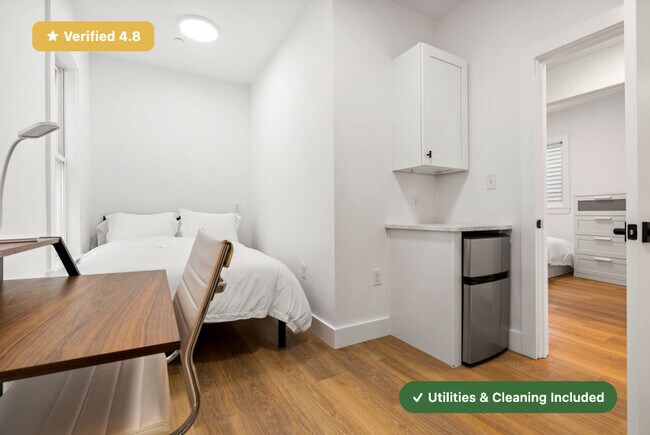 Building Photo - Furnished Private Bedroom with Private Bath in East Boston!