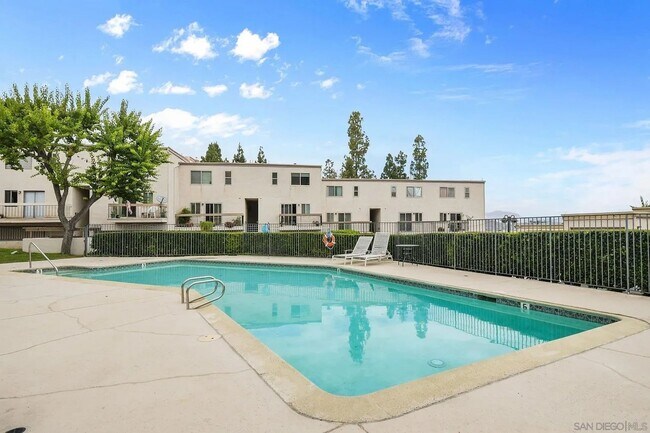 Building Photo - 354 S Travelodge Dr