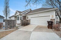 Building Photo - Patio home with mountain views!!