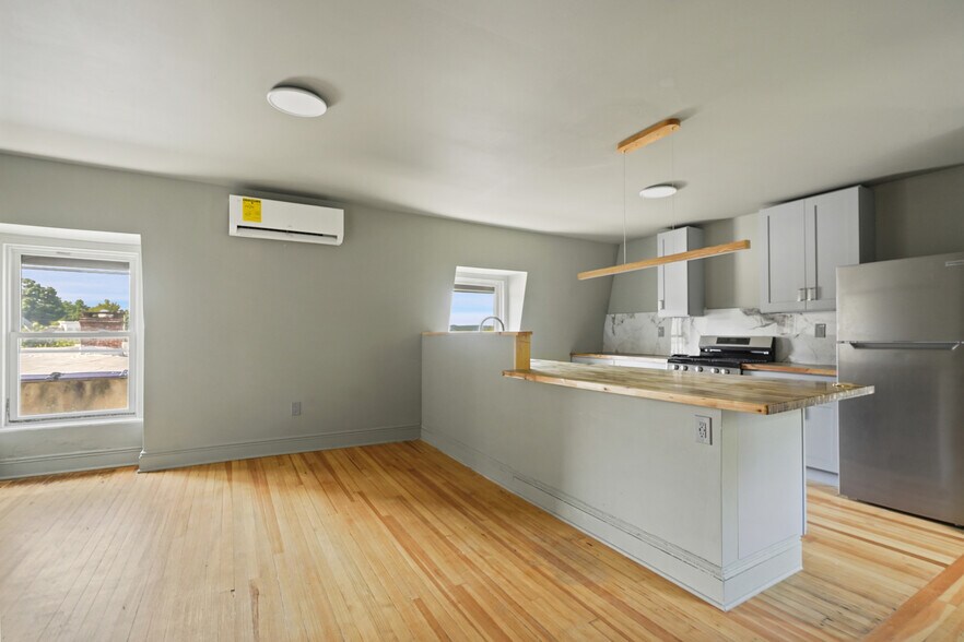 Building Photo - 31 N Eckar St