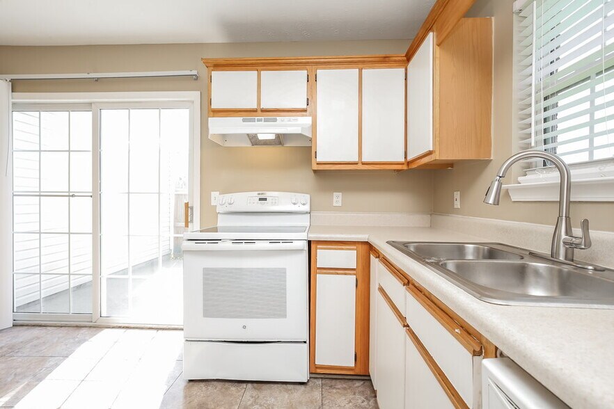 Building Photo - 4080 Nir Shreibman Blvd