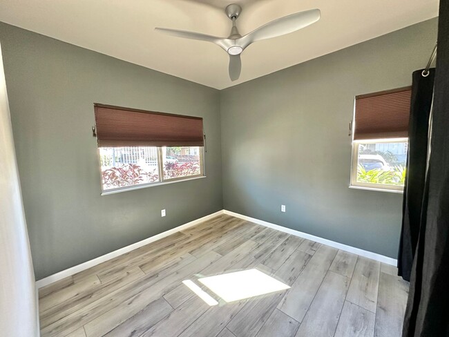 Building Photo - Newly Renovated 3 Bedroom / 2 Bathroom sin...