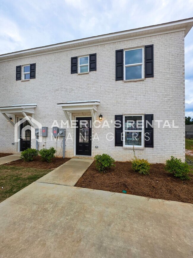 Building Photo - 99 Park Dr S