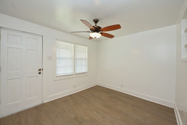 Building Photo - 1406 Jefferson St