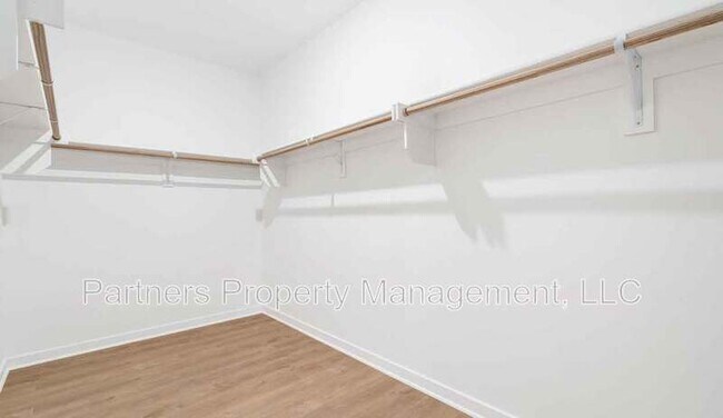 Building Photo - 1918 Larkspur St