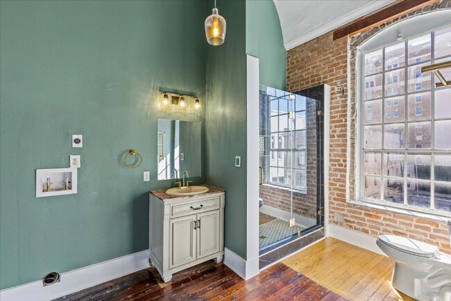 Building Photo - 2111 Postoffice St