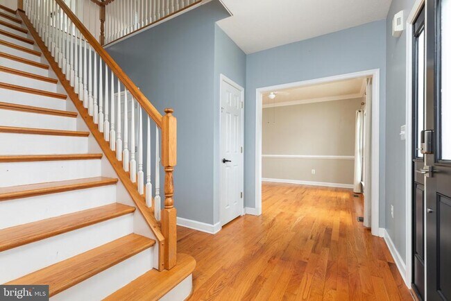 Building Photo - 677 Dellinger Dr