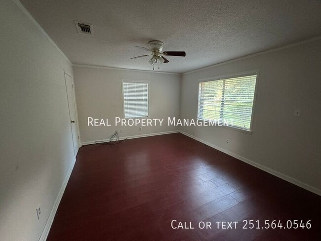 Building Photo - 503 Freeview Ave