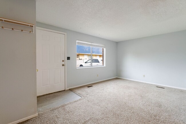 Building Photo - $1363 | 2BR/1BA Duplex | Cozy Home Near Be...