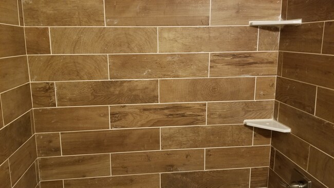 Building Photo - 620 W Shawnee Dr