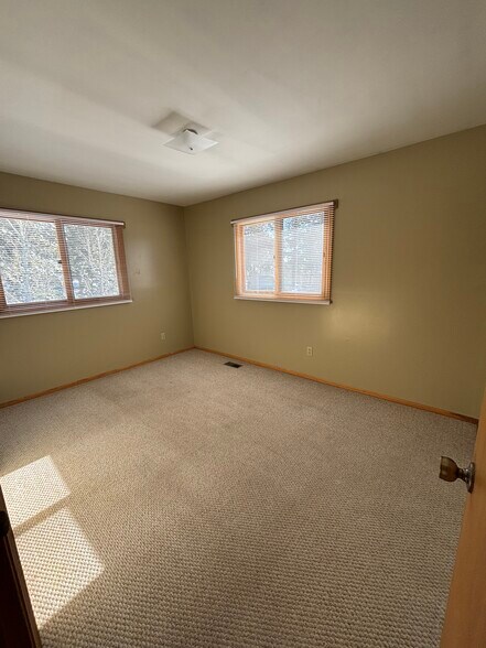 Building Photo - 2000 Arapahoe Trl