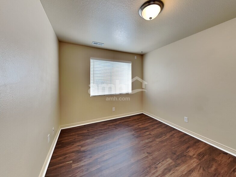 Building Photo - 1674 Dean Ave