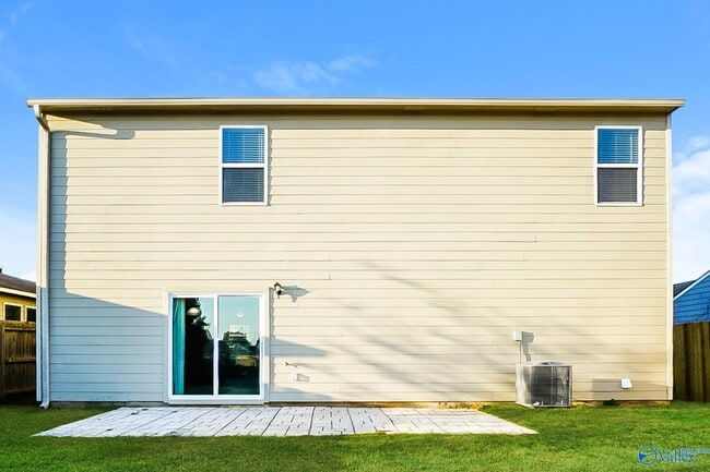 Building Photo - 15241 Tyler Mill Dr