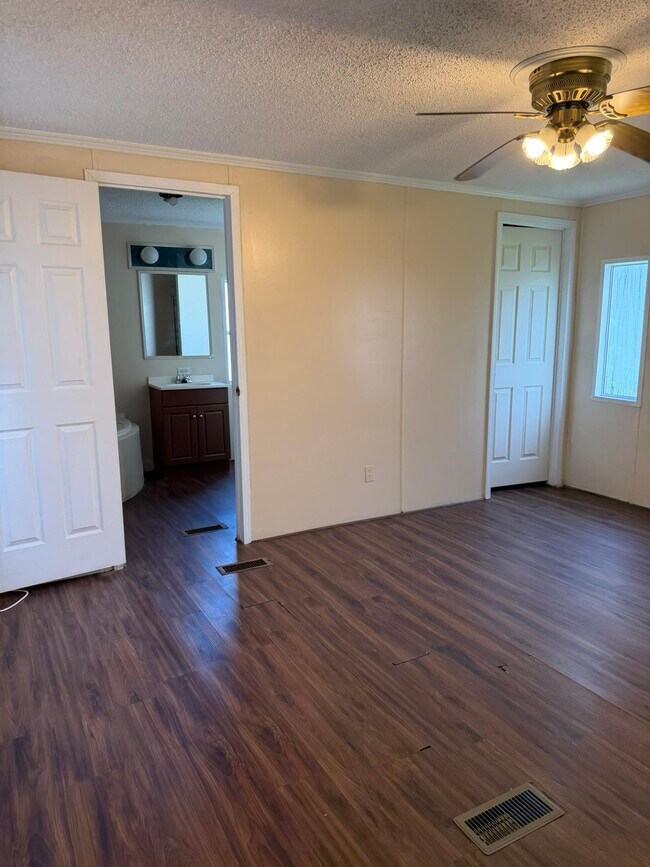 Building Photo - 2416 Stingray-
