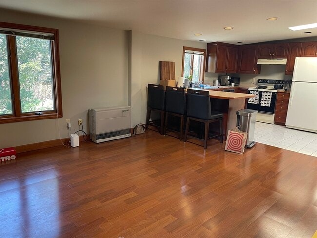 Building Photo - 576 Marrett Rd