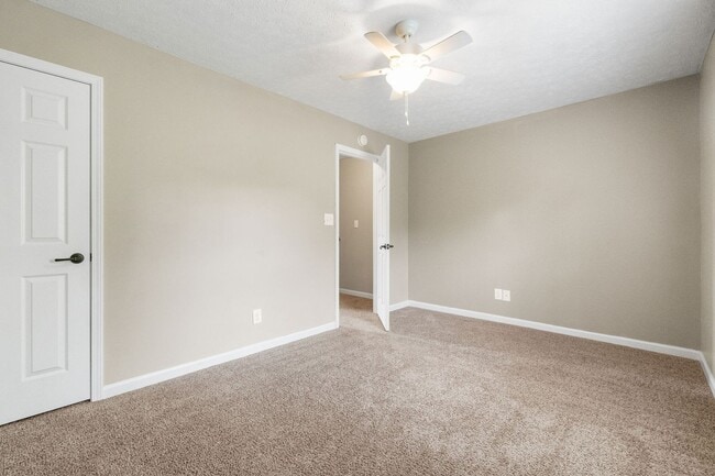 Building Photo - 2 Bedroom Apartments 1.5 Bathroom Townhome