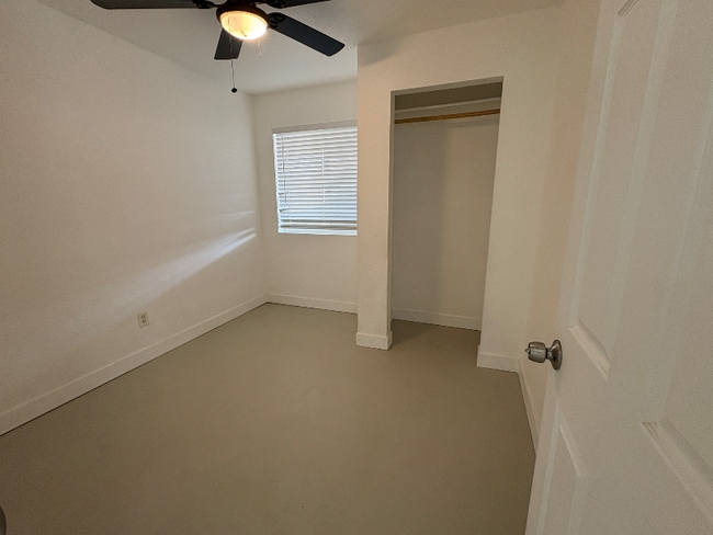 Building Photo - 658 S Grand
