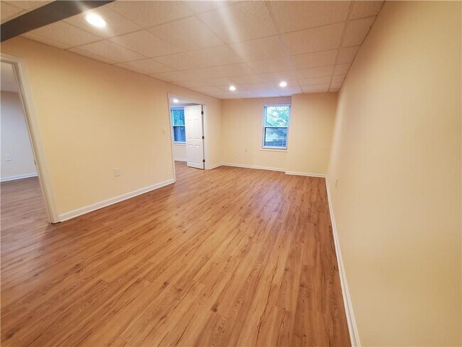 Building Photo - 2533 Hunton Ct