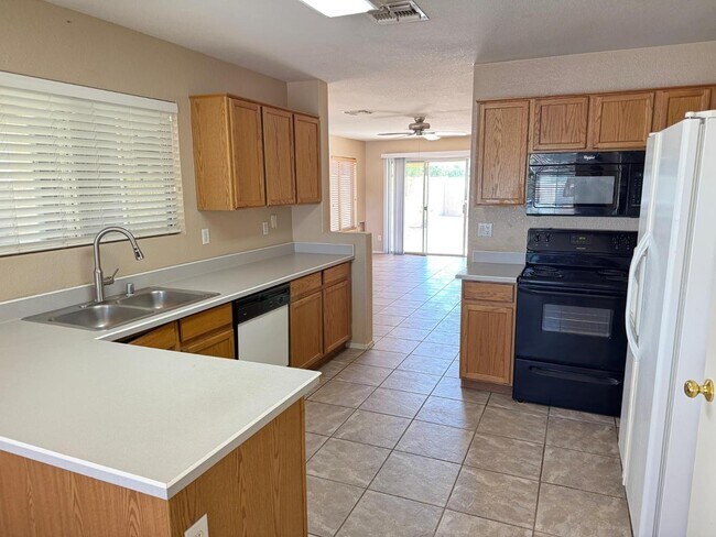 Building Photo - 3623 W Villa Linda Dr