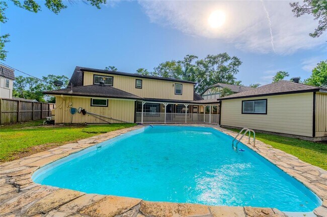 Building Photo - 19314 Enchanted Oaks Dr