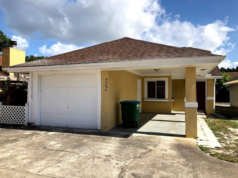 Building Photo - 732 Willow Dr