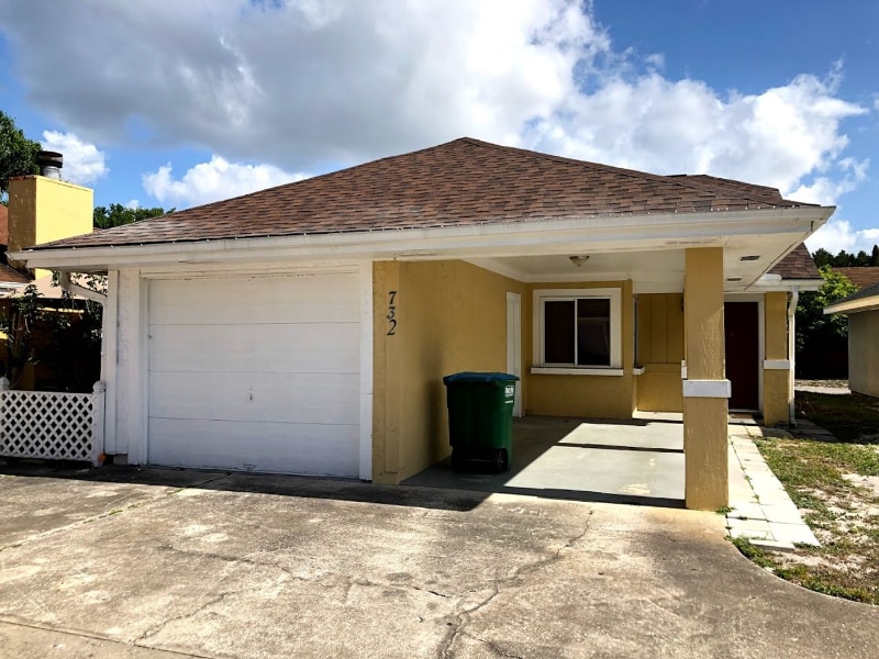 Building Photo - 732 Willow Dr