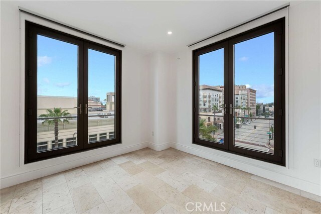 Building Photo - 345 E Colorado Blvd