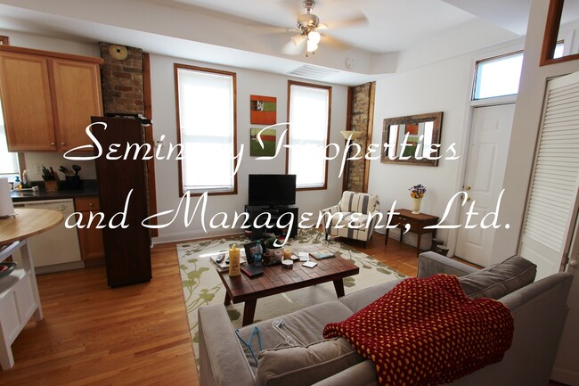 Interior Photo - 1432 N Paulina