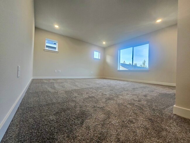 Building Photo - 8723 126th St Ct E