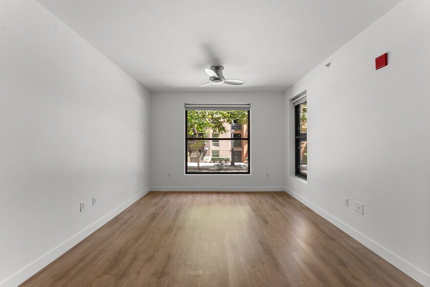 Building Photo - 1150 J St