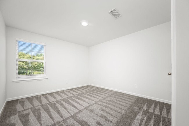 Building Photo - Park Place Townhome!