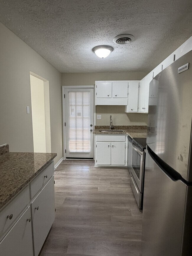 Building Photo - 1705 Cedar Shoals Dr