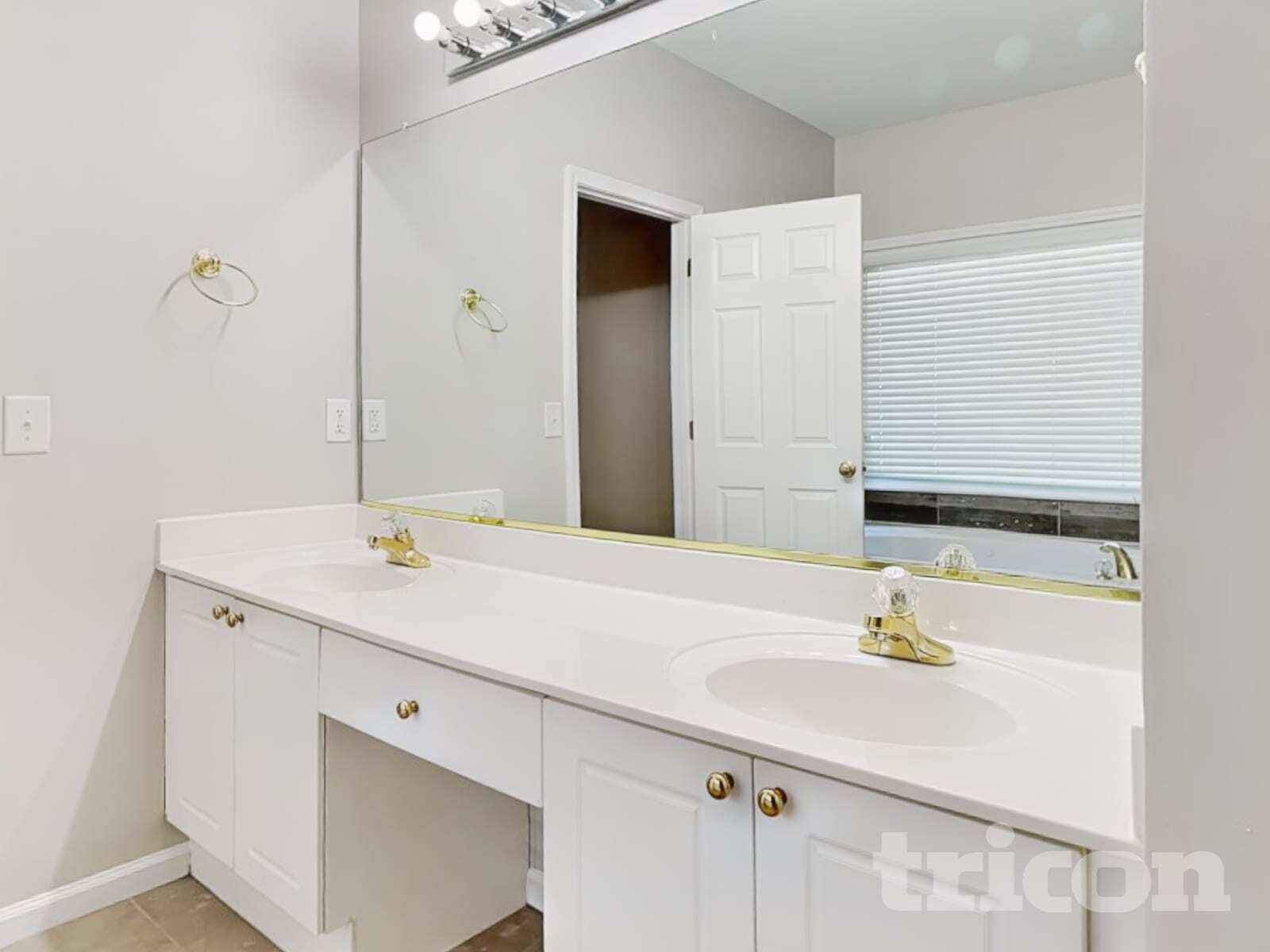 Building Photo - 2205 Washington Dr