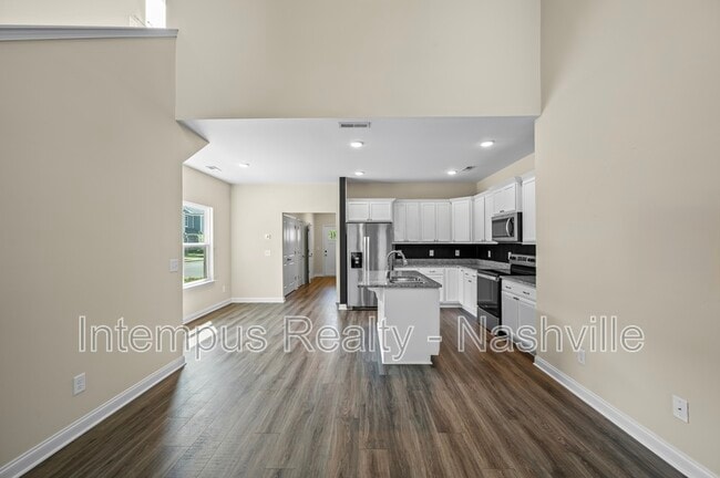 Building Photo - 1704 Bethel Ln