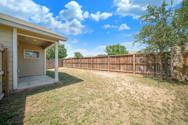 Building Photo - 9703 Woodland Pines