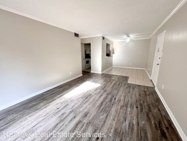 Building Photo - 1 br, 1 bath House - 7000 Creswell Unit 224