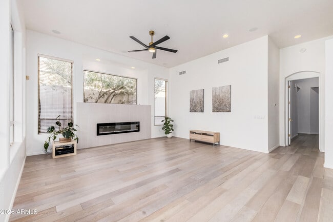 Building Photo - 13394 E Del Timbre Dr