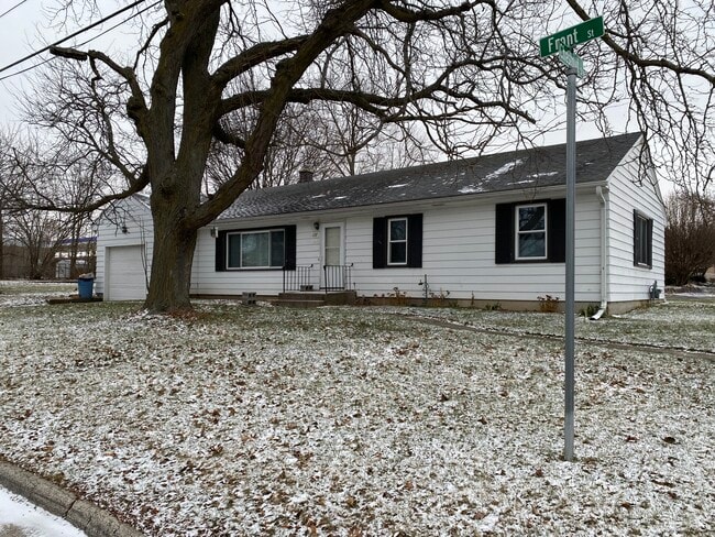 Primary Photo - 137 E Front St