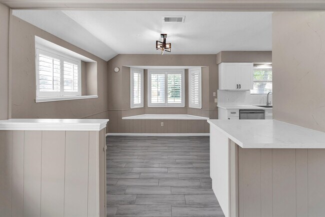 Building Photo - 27013 S Pyeatt Ln
